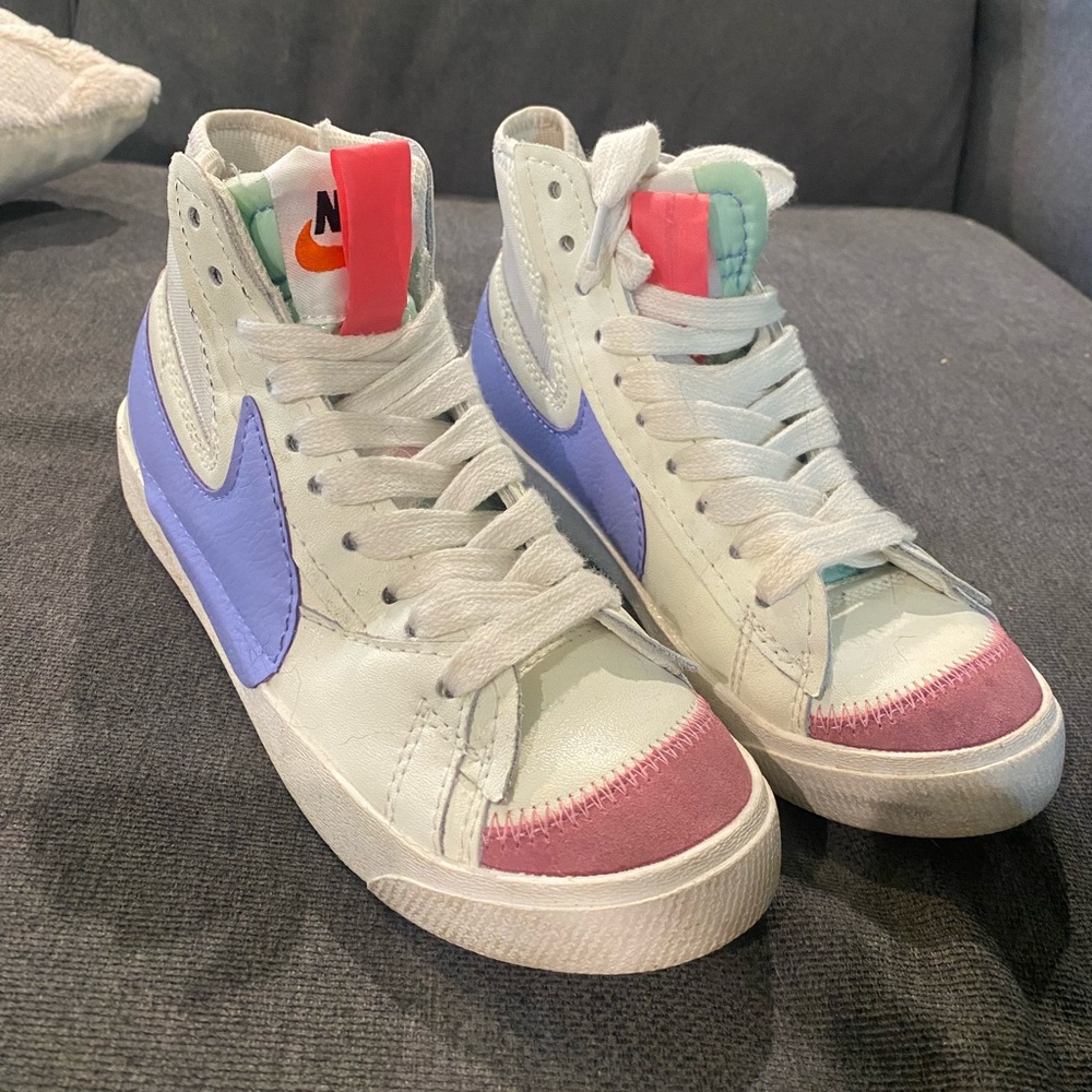 Women’s hightop sneakers